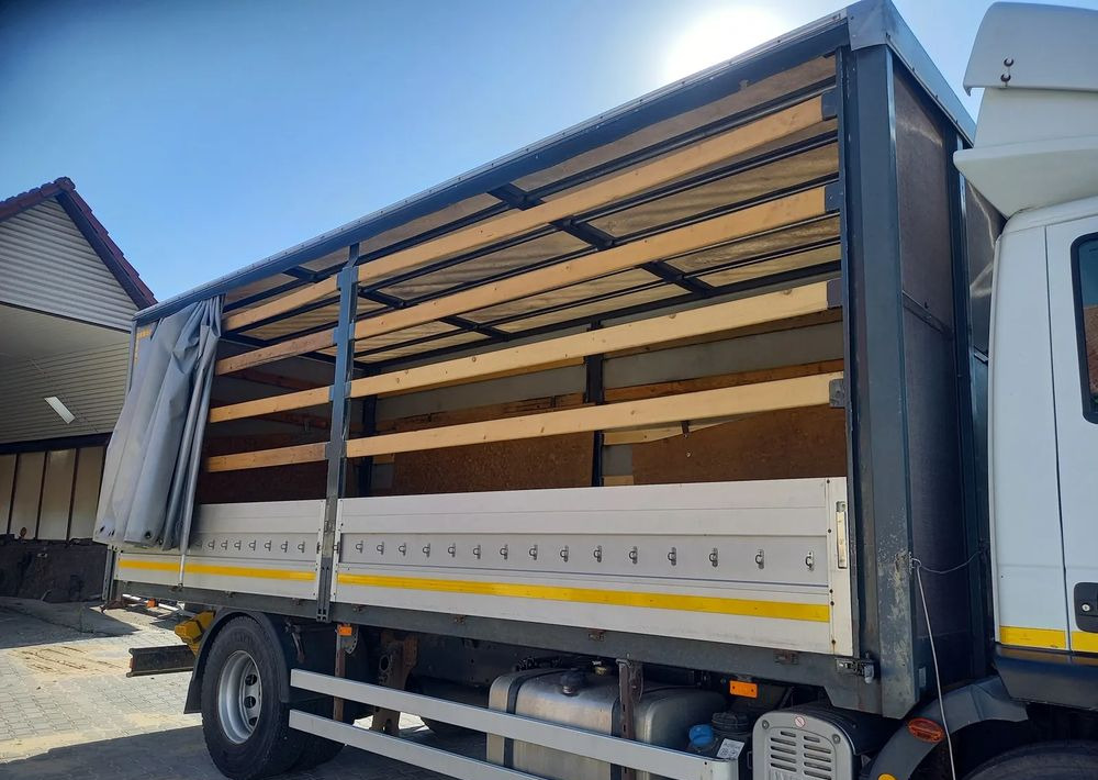 Inny - Camión lona: foto 1 Inny - Camión lona: foto 1