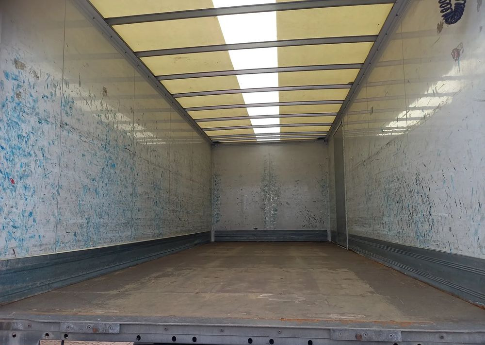 Inny ZABUDOWA KONTENER - Camión caja cerrada: foto 4 Inny ZABUDOWA KONTENER - Camión caja cerrada: foto 4