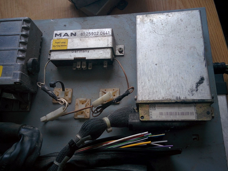 MAN ABS 0265150315 . 0206000008 - Unidad de control: foto 2 MAN ABS 0265150315 . 0206000008 - Unidad de control: foto 2