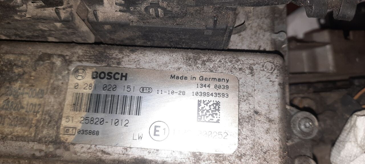 MAN BOSCH 0281001521. 0261200173 \ 020600009 1730575 MAN - Unidad de control para Autobús: foto 2 MAN BOSCH 0281001521. 0261200173 \ 020600009 1730575 MAN - Unidad de control para Autobús: foto 2
