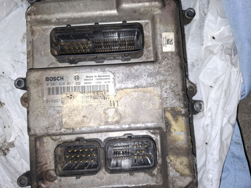 MAN BOSCH 0281001521. 0261200173 \ 020600009 - Unidad de control: foto 1 MAN BOSCH 0281001521. 0261200173 \ 020600009 - Unidad de control: foto 1