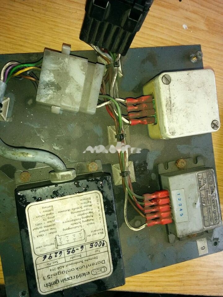 MAN Intarder EST-32 ZF-6009058022 MAN VOLVO - Unidad de control para Autobús: foto 1 MAN Intarder EST-32 ZF-6009058022 MAN VOLVO - Unidad de control para Autobús: foto 1