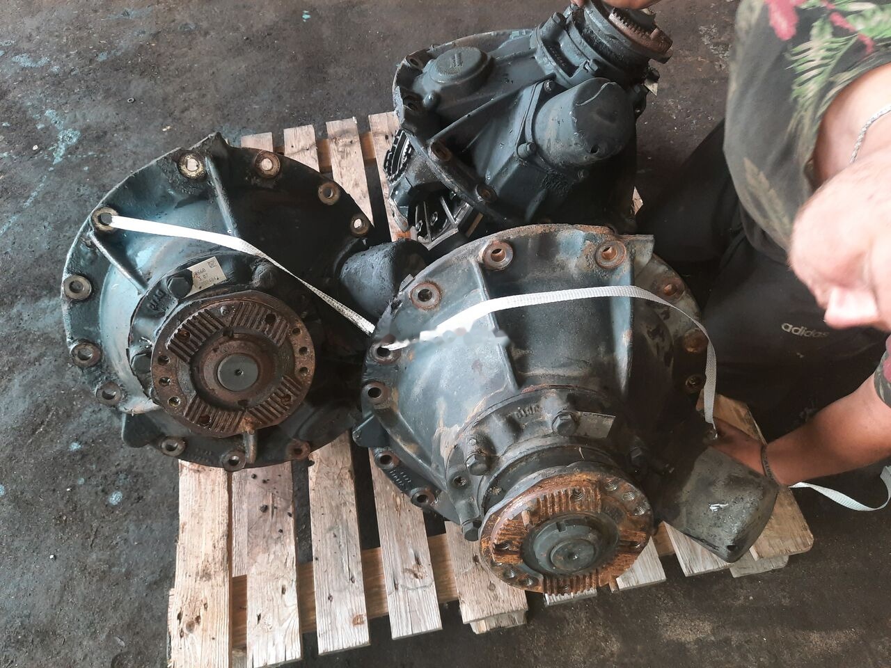 Scania R780.\ R761.\R750 .\ R660.\R642 / Scania 112 113/ 094 - Diferencial para Autobús: foto 1 Scania R780.\ R761.\R750 .\ R660.\R642 / Scania 112 113/ 094 - Diferencial para Autobús: foto 1