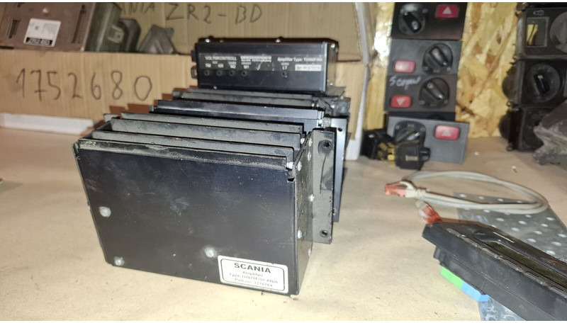 Spheros Converter 24V/12V 4A Scania - Sistema eléctrico: foto 3 Spheros Converter 24V/12V 4A Scania - Sistema eléctrico: foto 3