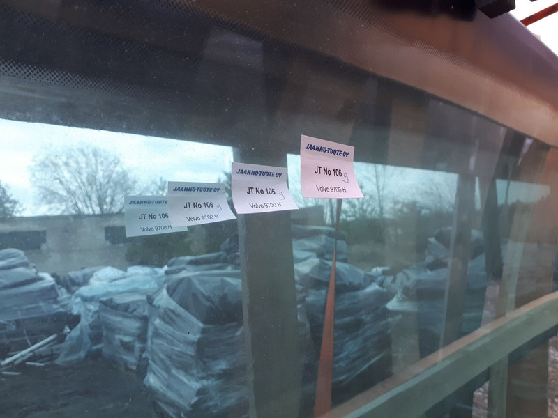 Volvo Carus 9700 - Ventana y piezas: foto 1 Volvo Carus 9700 - Ventana y piezas: foto 1