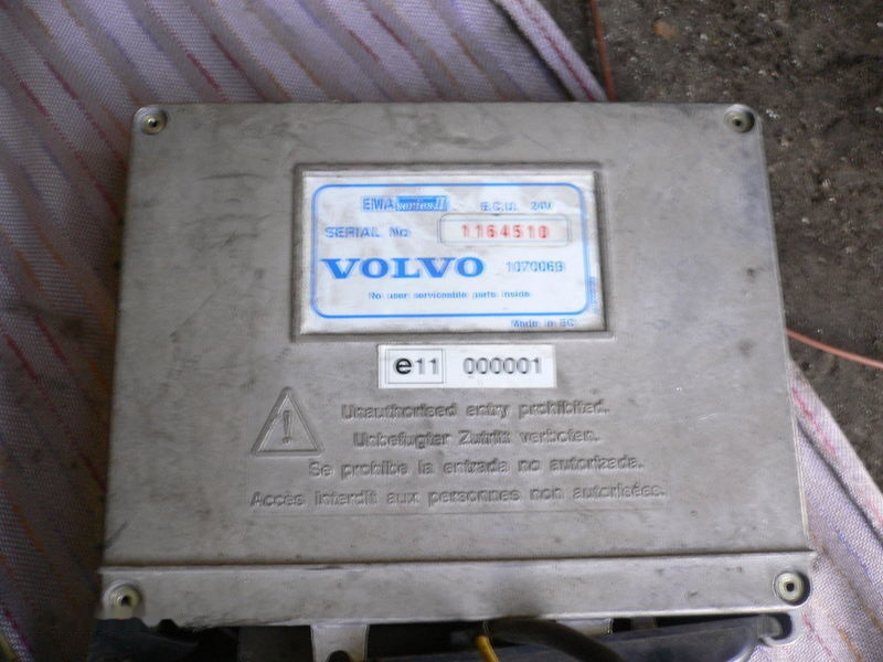 Volvo VDO 412.412/002/001 Volvo - Unidad de control para Autobús: foto 4 Volvo VDO 412.412/002/001 Volvo - Unidad de control para Autobús: foto 4
