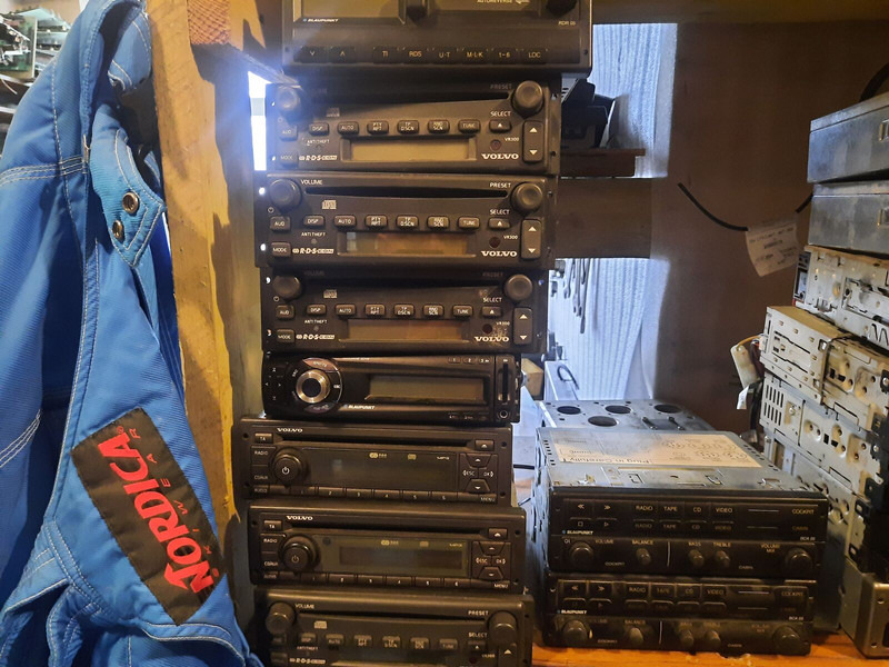 Volvo Video system x-dmr 8 R8 Compact RJ45 - Sistema eléctrico: foto 2 Volvo Video system x-dmr 8 R8 Compact RJ45 - Sistema eléctrico: foto 2