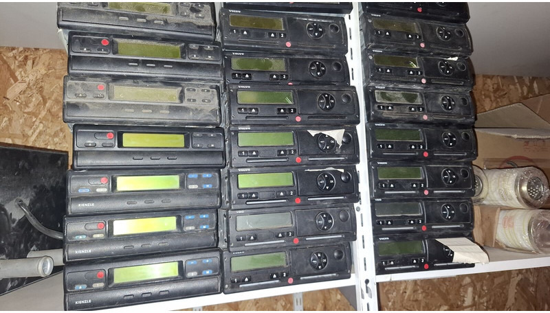 Volvo Video system x-dmr 8 R8 Compact RJ45 - Sistema eléctrico: foto 1 Volvo Video system x-dmr 8 R8 Compact RJ45 - Sistema eléctrico: foto 1