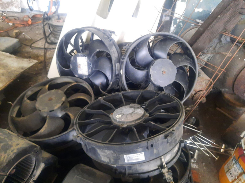 Volvo масляный мотор вентилятора SAUER DANFOSS C19.2L00888\174 - Ventilador: foto 1 Volvo масляный мотор вентилятора SAUER DANFOSS C19.2L00888\174 - Ventilador: foto 1