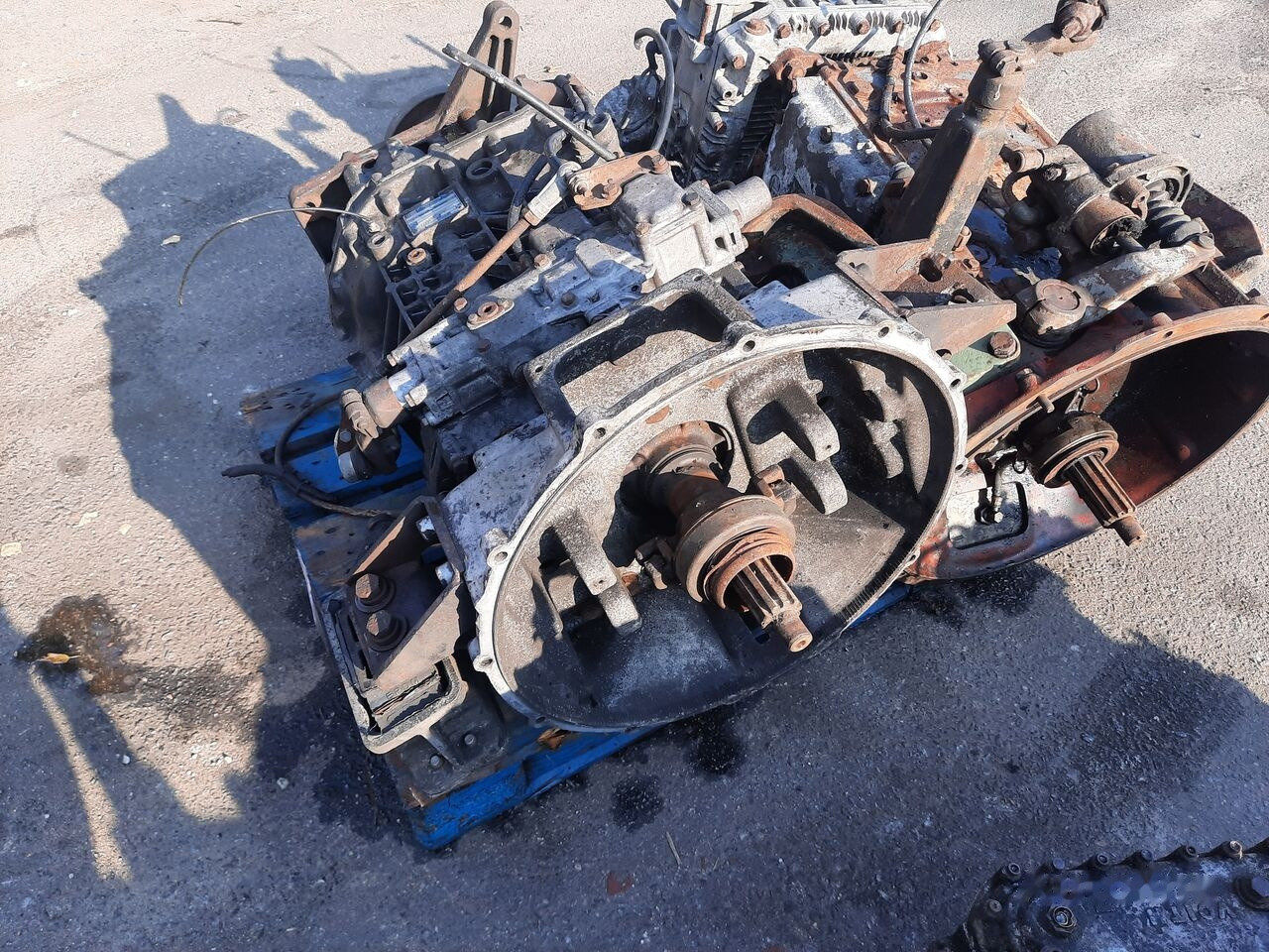 ZF 16S130 .8S180IT . 6S150C. 8S140 IT.6S80+GV80/ 6S90/ S5-24-3 / 6S Van Hool Neoplan - Caja de cambios para Autobús: foto 2 ZF 16S130 .8S180IT . 6S150C. 8S140 IT.6S80+GV80/ 6S90/ S5-24-3 / 6S Van Hool Neoplan - Caja de cambios para Autobús: foto 2