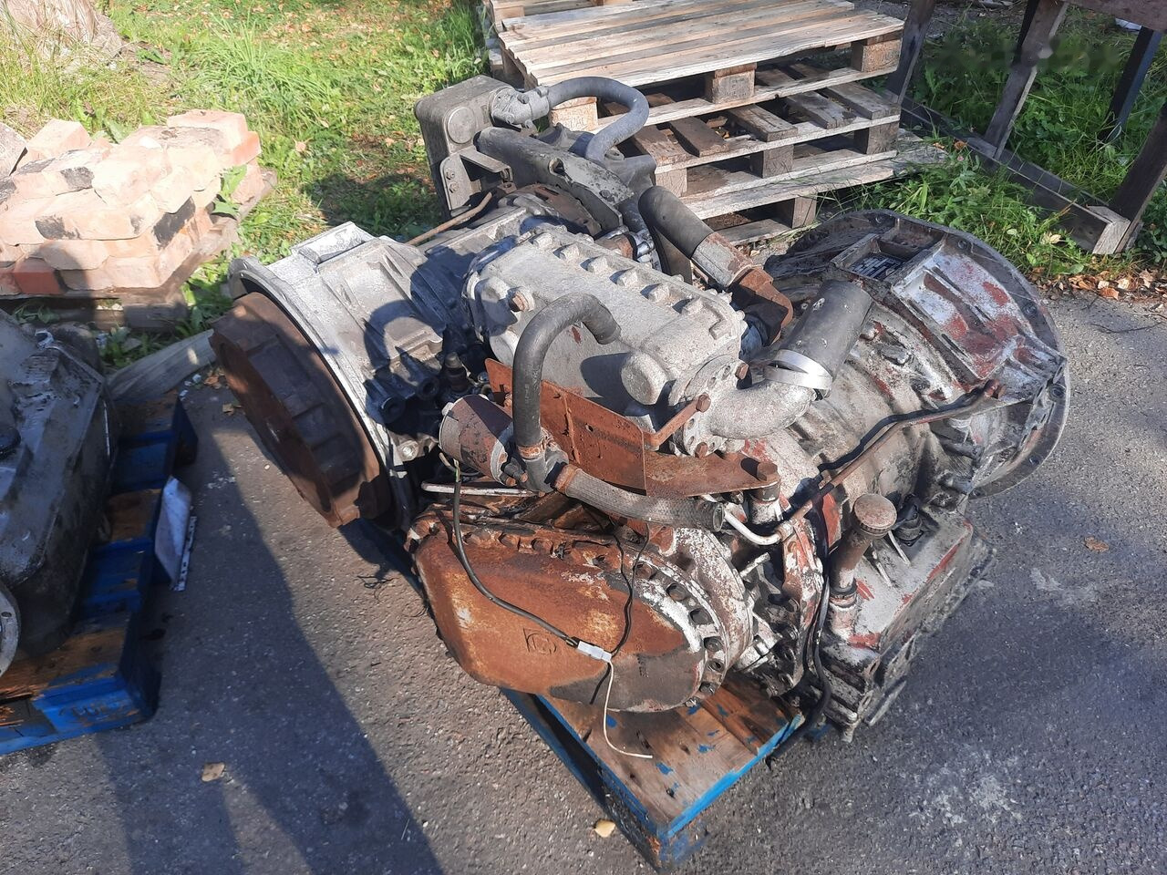 ZF 5HP 590 .5HP602c. 5HP502C . 5HP500 .4HP500 / dlya Mersede Scania Volvo B 6 - Caja de cambios para Autobús: foto 1 ZF 5HP 590 .5HP602c. 5HP502C . 5HP500 .4HP500 / dlya Mersede Scania Volvo B 6 - Caja de cambios para Autobús: foto 1