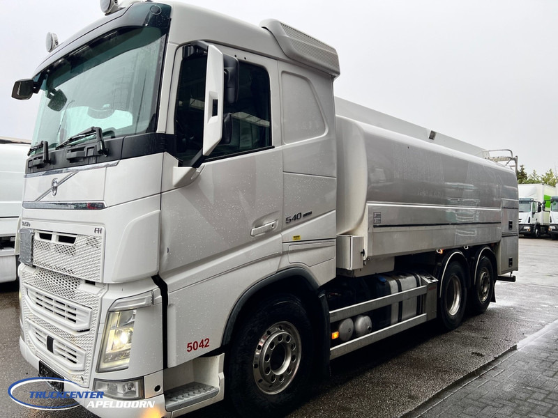 Volvo FH 540 17800 Liter, 4 Compartments, Retarder, Steering axle - Camión cisterna: foto 3 Volvo FH 540 17800 Liter, 4 Compartments, Retarder, Steering axle - Camión cisterna: foto 3