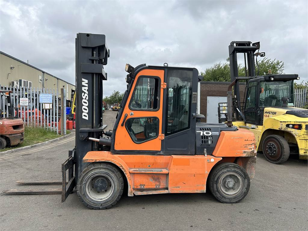 Carretilla elevadora diésel Doosan D70S-5: foto 1