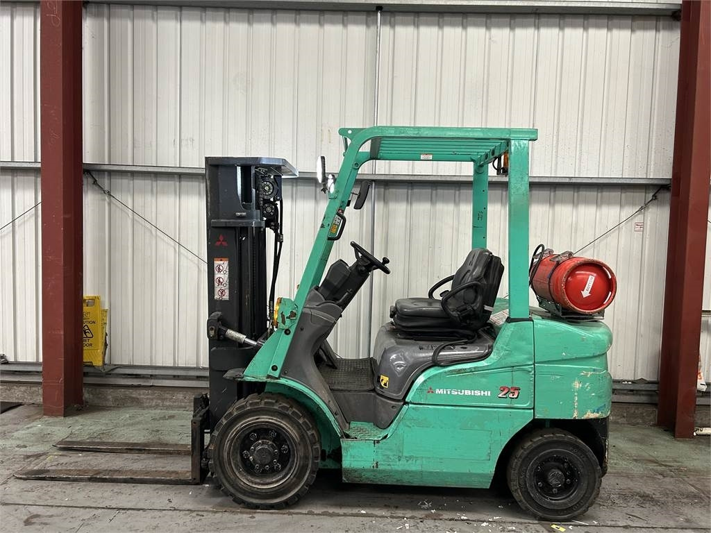 Mitsubishi FG25NT - Carretilla elevadora de gas: foto 1 Mitsubishi FG25NT - Carretilla elevadora de gas: foto 1