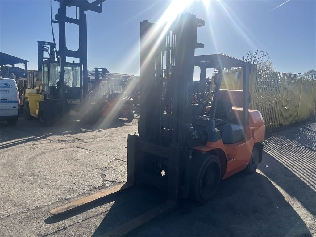 Toyota 7FGCU55 - Carretilla elevadora de gas: foto 2 Toyota 7FGCU55 - Carretilla elevadora de gas: foto 2