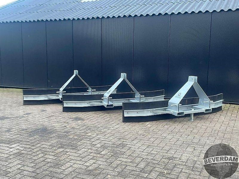 Rubberschuif trekker en lepelbevestiging - Hoja de bulldozer: foto 1 Rubberschuif trekker en lepelbevestiging - Hoja de bulldozer: foto 1