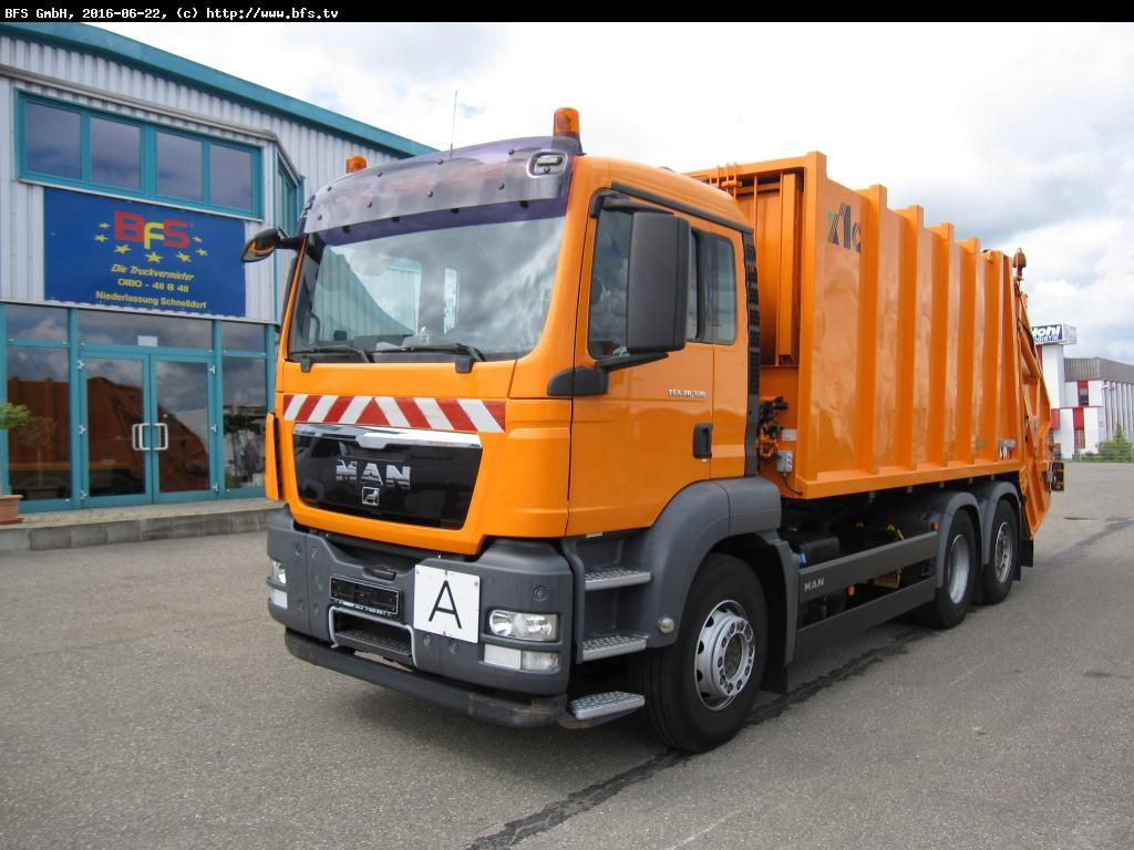 MAN TGS 28.320 6x2-4 BL Sperrmüll Haller M21 x1 C oh - Camión de basura: foto 1 MAN TGS 28.320 6x2-4 BL Sperrmüll Haller M21 x1 C oh - Camión de basura: foto 1