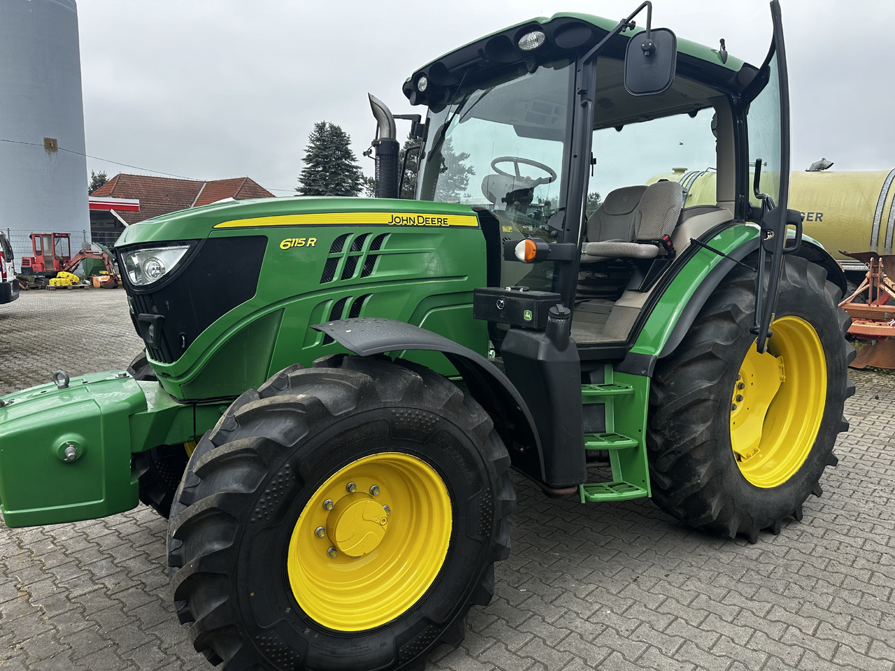 John Deere 6115R - Tractor: foto 3 John Deere 6115R - Tractor: foto 3