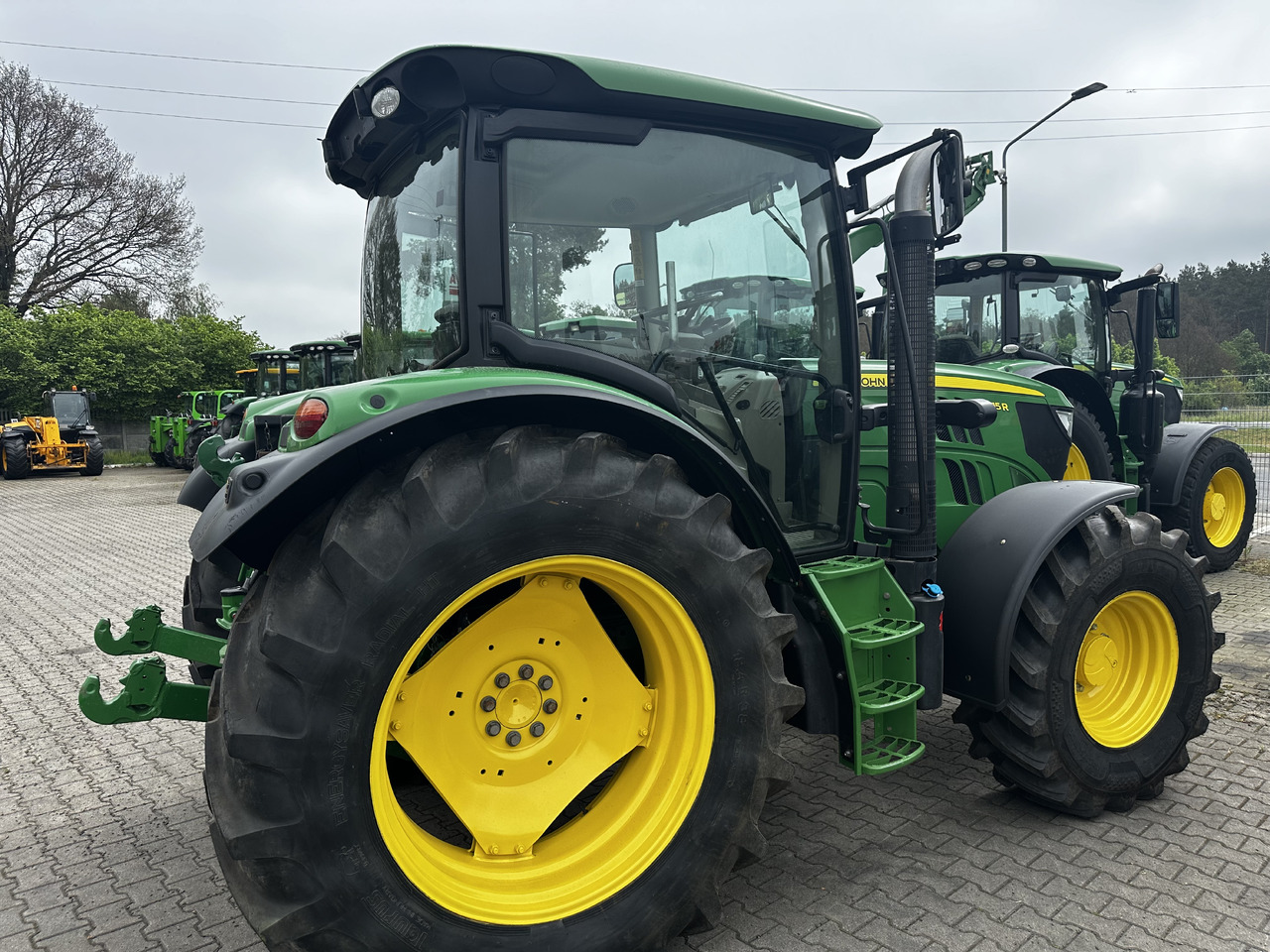 John Deere 6115R - Tractor: foto 4 John Deere 6115R - Tractor: foto 4