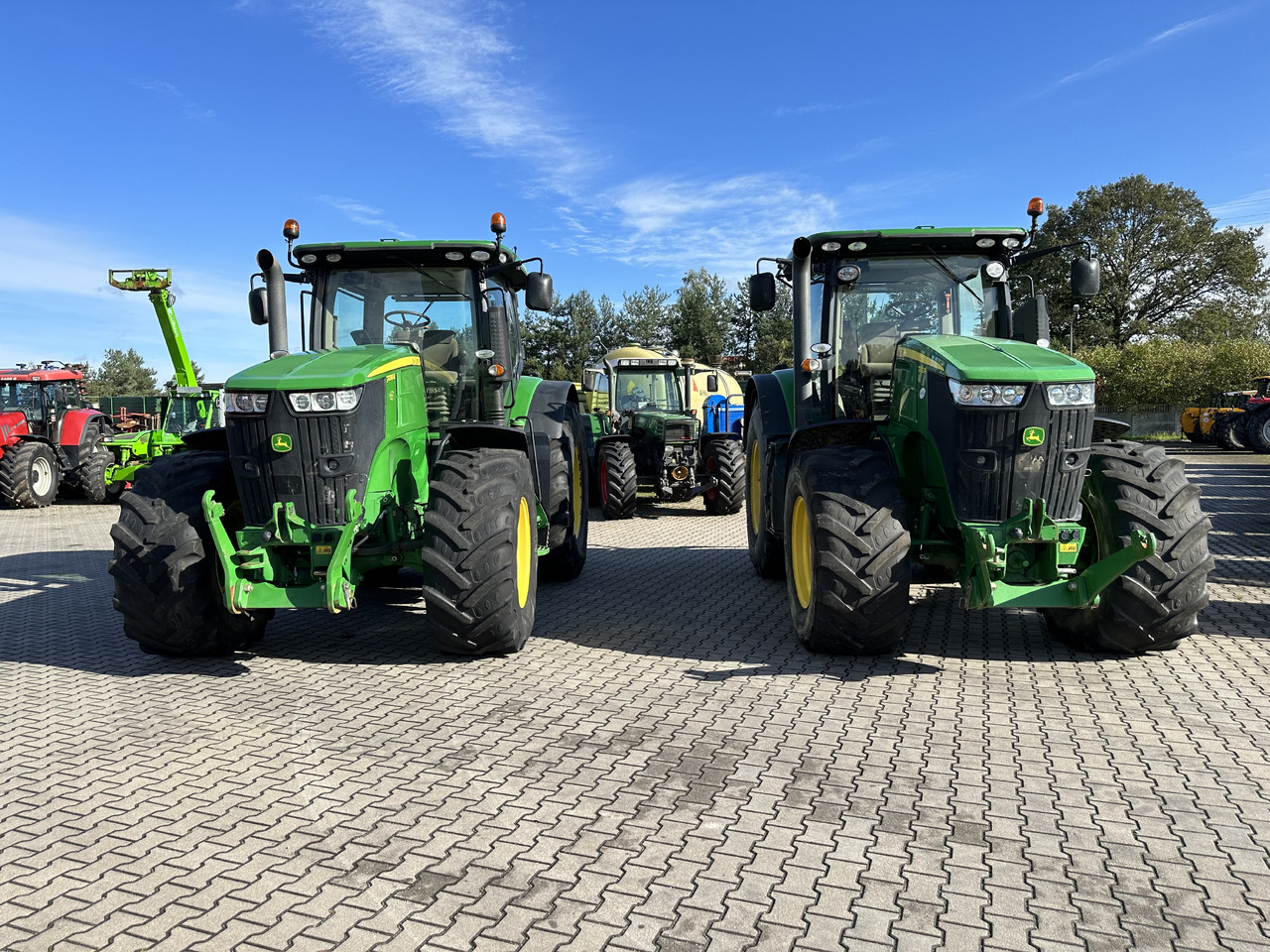 John Deere 7290R AutoPower 55 km/h ABS 310 PS GPS - Tractor: foto 2 John Deere 7290R AutoPower 55 km/h ABS 310 PS GPS - Tractor: foto 2