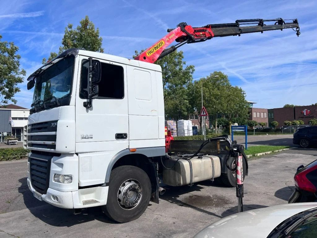 DAF XF 105.410 4X2 EURO 5 MANUAL + PALFINGER PK16000 - Cabeza tractora: foto 1 DAF XF 105.410 4X2 EURO 5 MANUAL + PALFINGER PK16000 - Cabeza tractora: foto 1