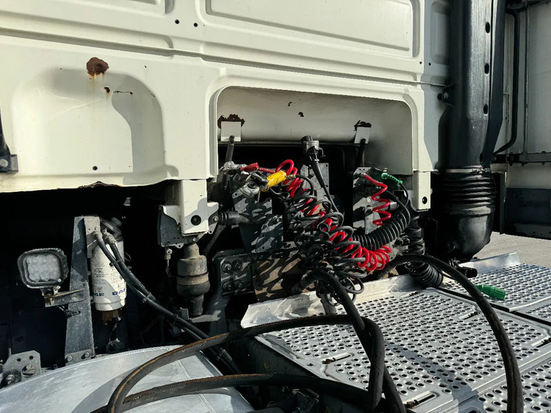 Cabeza tractora DAF XF 105.460 4X2 EURO 5 HYDRAULIC: foto 6