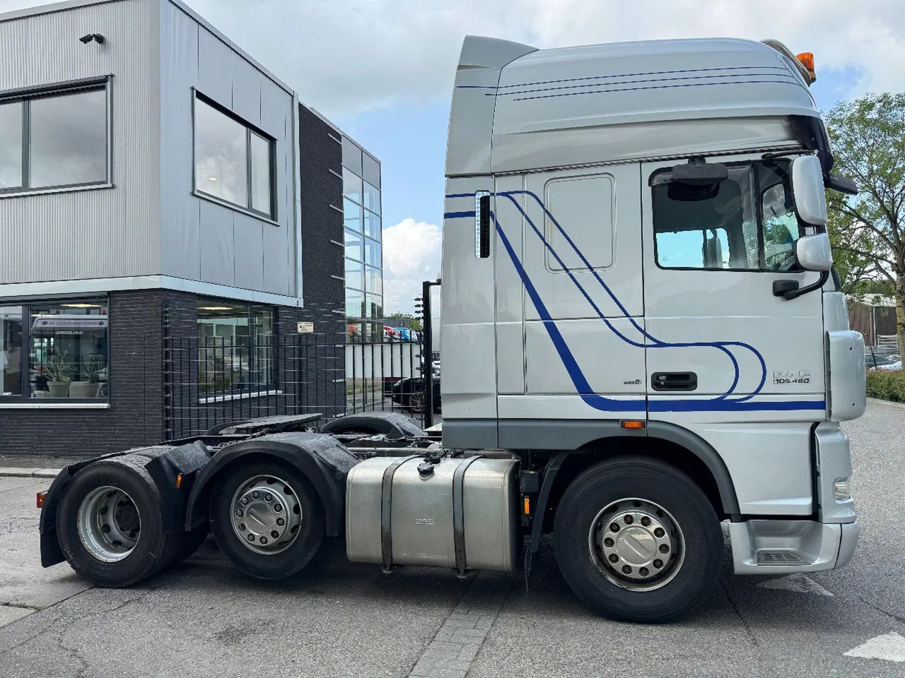 DAF XF 105.460 6X2 RETARDER EURO5 TÜV TILL 01-2026 - Cabeza tractora: foto 4 DAF XF 105.460 6X2 RETARDER EURO5 TÜV TILL 01-2026 - Cabeza tractora: foto 4