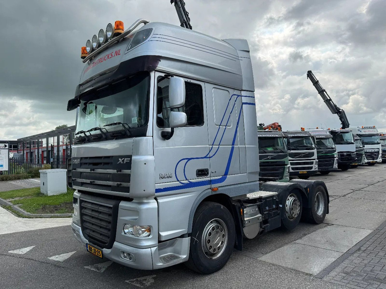 DAF XF 105.460 6X2 RETARDER EURO5 TÜV TILL 01-2026 - Cabeza tractora: foto 1 DAF XF 105.460 6X2 RETARDER EURO5 TÜV TILL 01-2026 - Cabeza tractora: foto 1