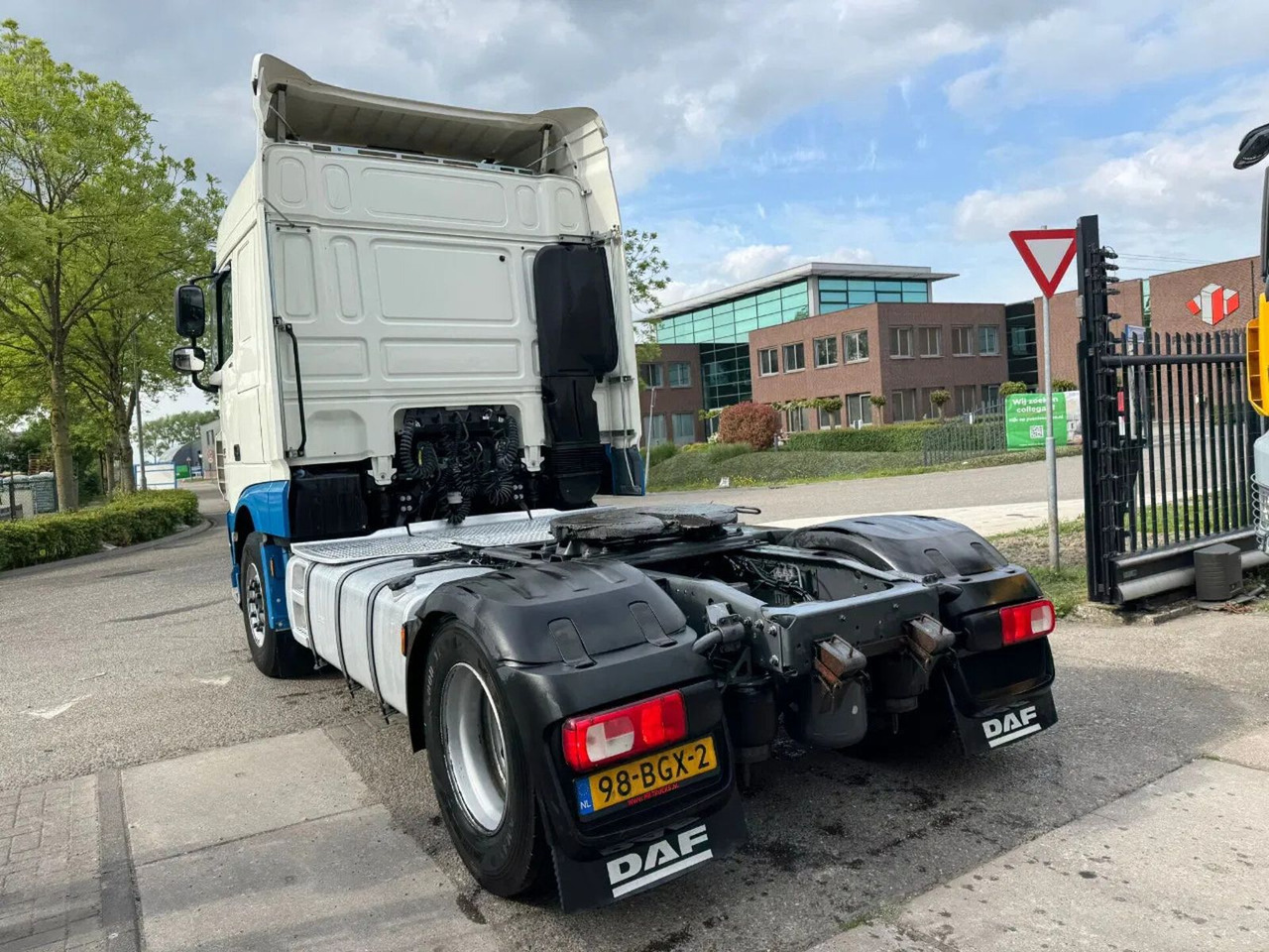 Cabeza tractora DAF XF 440 4X2 EURO 6 SPOILERS HOLLAND TRUCK: foto 6