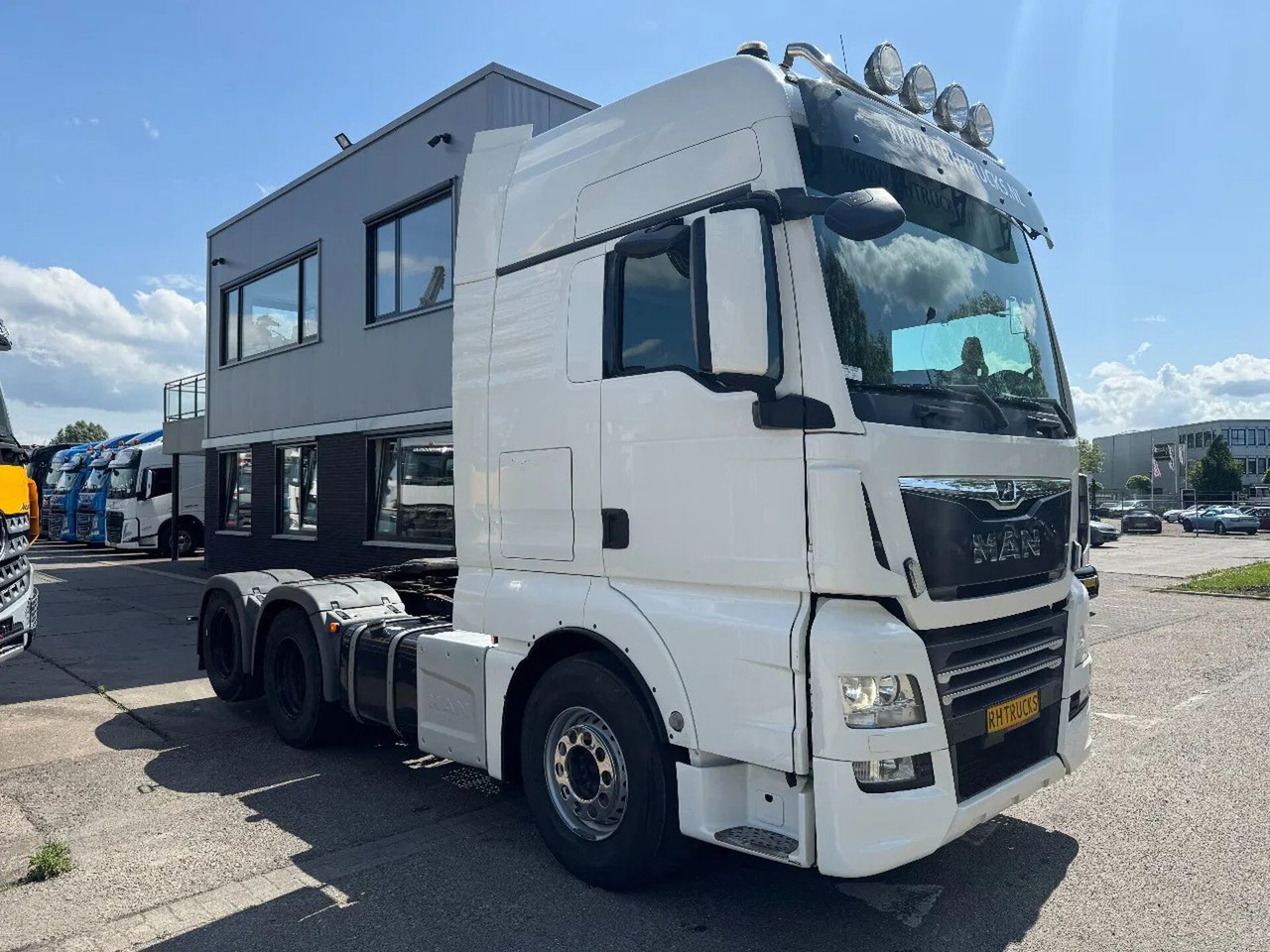 MAN TGX 28.500 6X2 EURO 6 RETARDER DOUBLE AIR - Cabeza tractora: foto 3 MAN TGX 28.500 6X2 EURO 6 RETARDER DOUBLE AIR - Cabeza tractora: foto 3