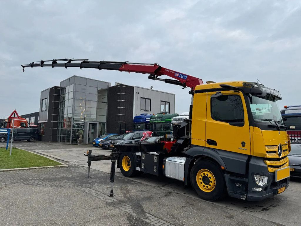 Mercedes-Benz Actros 1845 4X2 - EURO 6 + HMF 2820 + REMOTE + O - Cabeza tractora: foto 1 Mercedes-Benz Actros 1845 4X2 - EURO 6 + HMF 2820 + REMOTE + O - Cabeza tractora: foto 1