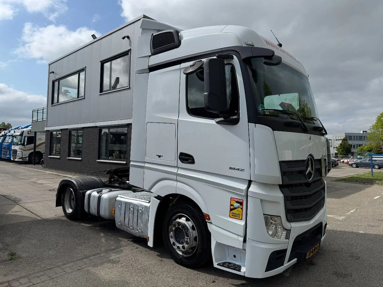 Mercedes-Benz Actros 4X2 - EURO 6 + HEFSCHOTEL + ROCKINGER VAN - Cabeza tractora: foto 3 Mercedes-Benz Actros 4X2 - EURO 6 + HEFSCHOTEL + ROCKINGER VAN - Cabeza tractora: foto 3