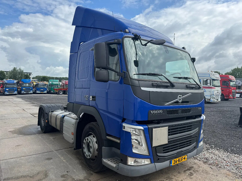 Volvo FM 330 4X2 EURO 6 TÜV TILL 02-2026 - Cabeza tractora: foto 3 Volvo FM 330 4X2 EURO 6 TÜV TILL 02-2026 - Cabeza tractora: foto 3