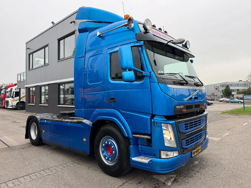 Volvo FM 370 4X2 EURO 6 SKIRTS TÜV TILL 10-2025 - Cabeza tractora: foto 3 Volvo FM 370 4X2 EURO 6 SKIRTS TÜV TILL 10-2025 - Cabeza tractora: foto 3