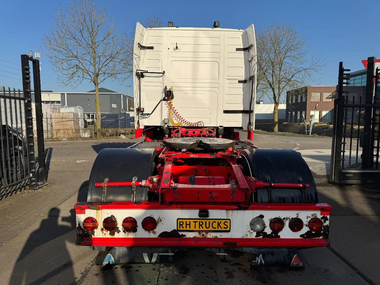 Volvo NH 12.460 4X2 - EURO 2 + KIPPER HYDRAULIEK - Cabeza tractora: foto 5 Volvo NH 12.460 4X2 - EURO 2 + KIPPER HYDRAULIEK - Cabeza tractora: foto 5