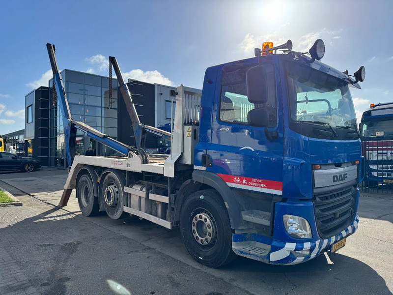 DAF CF 400 6X2 - EURO 6 + VDL P-18 + REMOTE + LIFT AXLE - Camión portacontenedor de cadenas: foto 2 DAF CF 400 6X2 - EURO 6 + VDL P-18 + REMOTE + LIFT AXLE - Camión portacontenedor de cadenas: foto 2