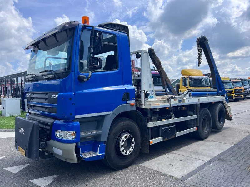DAF CF 85.360 6X2 EURO 5 HYVA SKIPLOADER + NIDO - Camión portacontenedor de cadenas: foto 1 DAF CF 85.360 6X2 EURO 5 HYVA SKIPLOADER + NIDO - Camión portacontenedor de cadenas: foto 1