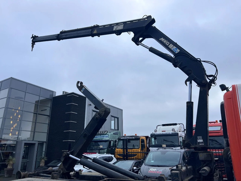 DAF CF 85.380 6X2 + MKG 141 A2 CRANE + 20 TON HOOKLIFT - EURO 3 - MANUAL GEAR - 10 TYRES - Camión grúa: foto 5 DAF CF 85.380 6X2 + MKG 141 A2 CRANE + 20 TON HOOKLIFT - EURO 3 - MANUAL GEAR - 10 TYRES - Camión grúa: foto 5