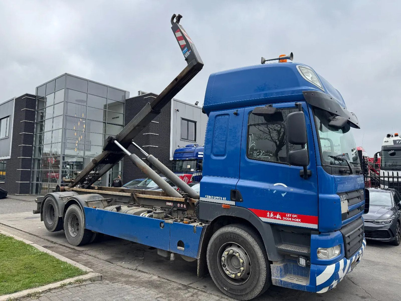 DAF CF 85 6X2 - EURO 5 + VDL HOOK + LIFT AXLE + TÜV - Camión multibasculante: foto 2 DAF CF 85 6X2 - EURO 5 + VDL HOOK + LIFT AXLE + TÜV - Camión multibasculante: foto 2