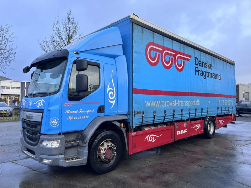 DAF LF 250 4X2 EURO 6 418.609KM BOX 8.5M ZEPRO LOAD LIFT - Camión lona: foto 1 DAF LF 250 4X2 EURO 6 418.609KM BOX 8.5M ZEPRO LOAD LIFT - Camión lona: foto 1