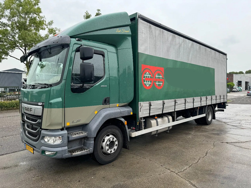 DAF LF 260 4X2 16T DHOLLANDIA LOAD LIFT - Camión lona: foto 1 DAF LF 260 4X2 16T DHOLLANDIA LOAD LIFT - Camión lona: foto 1