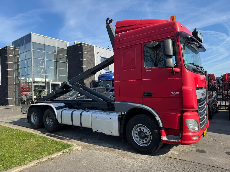 DAF XF 460 6X2 EURO 6 VDL HOOK 20T - Camión multibasculante: foto 1 DAF XF 460 6X2 EURO 6 VDL HOOK 20T - Camión multibasculante: foto 1