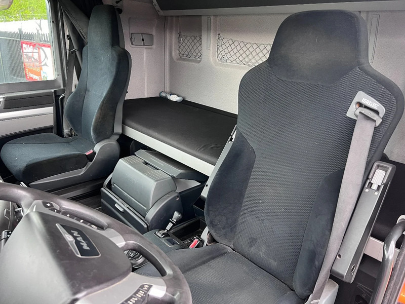Camión portacontenedore/ Intercambiable MAN TGX 26.440 XLX 6X2 EURO 5 - BDF CHASSIS + RETARDER: foto 8
