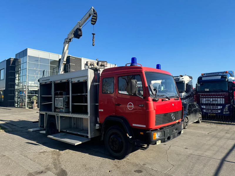 Mercedes-Benz 1117 4X2 FIRE TRUCK HIAB 050A ONLY 105787 KM - Camión de bomberos: foto 2 Mercedes-Benz 1117 4X2 FIRE TRUCK HIAB 050A ONLY 105787 KM - Camión de bomberos: foto 2