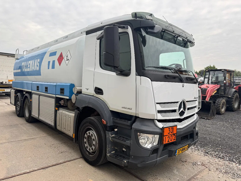 Mercedes-Benz Antos 2836 EURO 6 24.000 LITER TANK 4 COMP. TÜV 06-2026 - Camión cisterna: foto 3 Mercedes-Benz Antos 2836 EURO 6 24.000 LITER TANK 4 COMP. TÜV 06-2026 - Camión cisterna: foto 3