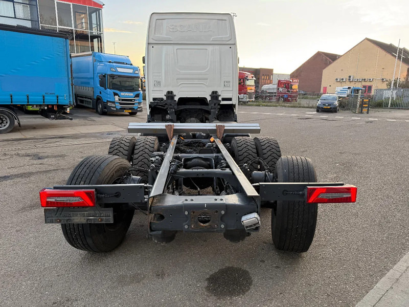 Scania R500 NGS 6X2 - ONLY 205.204 KM + STEERING & LIFTING AXLE - Camión chasis: foto 5 Scania R500 NGS 6X2 - ONLY 205.204 KM + STEERING & LIFTING AXLE - Camión chasis: foto 5