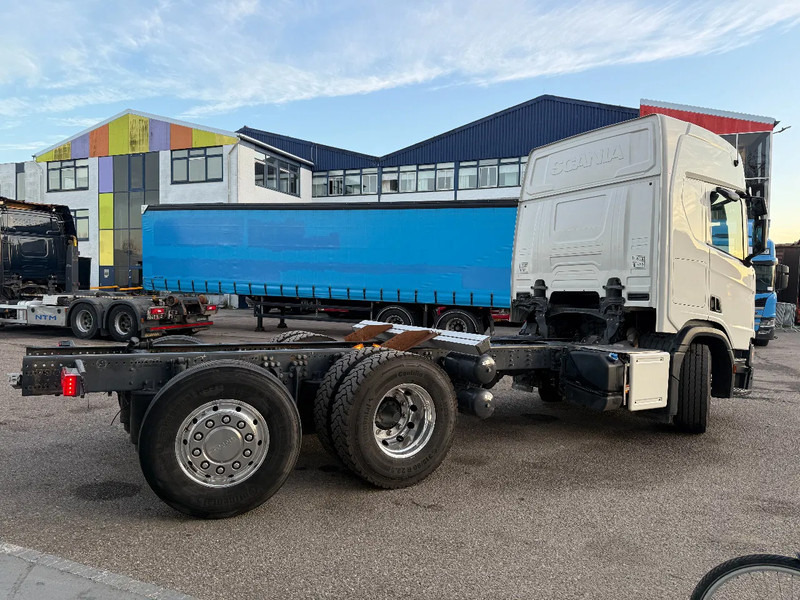 Scania R500 NGS 6X2 - ONLY 205.204 KM + STEERING & LIFTING AXLE - Camión chasis: foto 4 Scania R500 NGS 6X2 - ONLY 205.204 KM + STEERING & LIFTING AXLE - Camión chasis: foto 4
