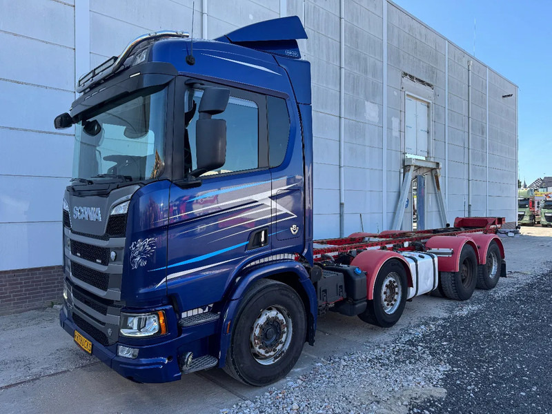 Scania R730 V8 8X4 EURO 6 HUB REDUCTION RETARDER - Camión chasis: foto 1 Scania R730 V8 8X4 EURO 6 HUB REDUCTION RETARDER - Camión chasis: foto 1