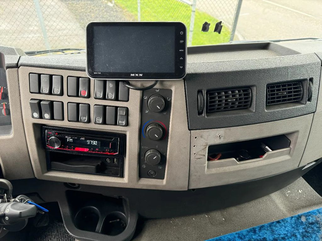 Camión caja cerrada Volvo FE 280 4X2 BOX DHOLLANDIA LIFT TÜV TILL 01-2026: foto 15