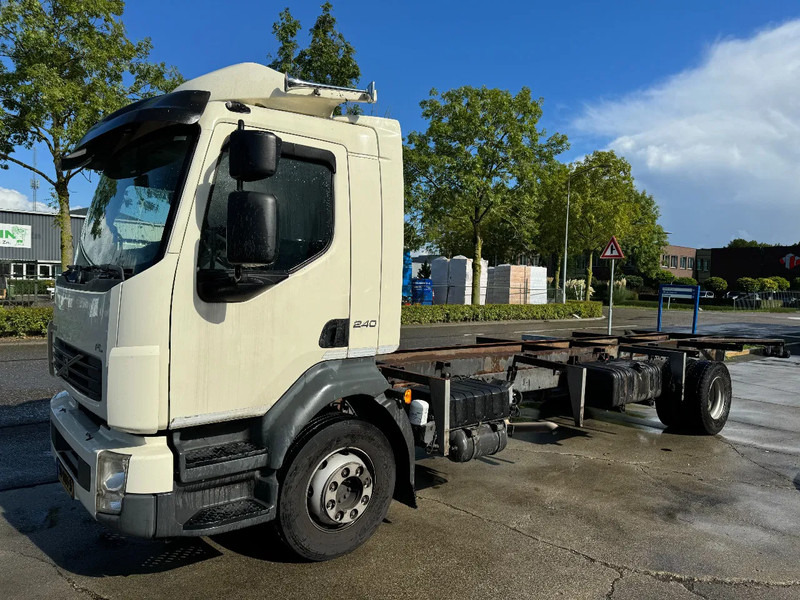 Volvo FL 240 4X2 - EURO 5 CHASSIS - Camión chasis: foto 1 Volvo FL 240 4X2 - EURO 5 CHASSIS - Camión chasis: foto 1